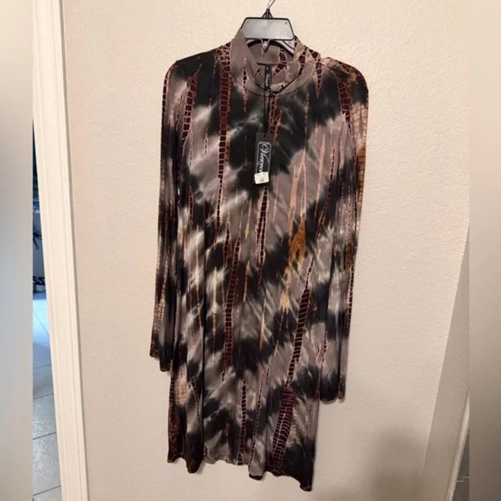 Elegant Tie-Dye Long Sleeve Dress